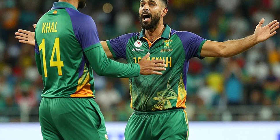 The Ledger of a Single Innings: Dinura Kalupahana's 50 (62), Sri Lankan Mercantile Cricket, and the Future of a Name The Ledger of a Single Innings: Dinura Kalupahana's 50 (62), Sri Lankan Mercantile Cricket, and the Future of a Name