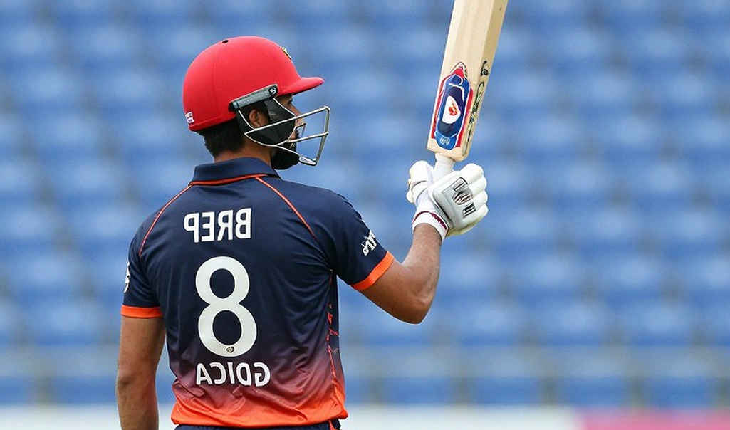 গাঙ্গুলির নিয়োগ: দিল্লির শিরোপা-খরা ভাঙার সিদ্ধান্ত, নাকি ব্র্যান্ড-নির্ভর বাজি? গাঙ্গুলির নিয়োগ: দিল্লির শিরোপা-খরা ভাঙার সিদ্ধান্ত, নাকি ব্র্যান্ড-নির্ভর বাজি?