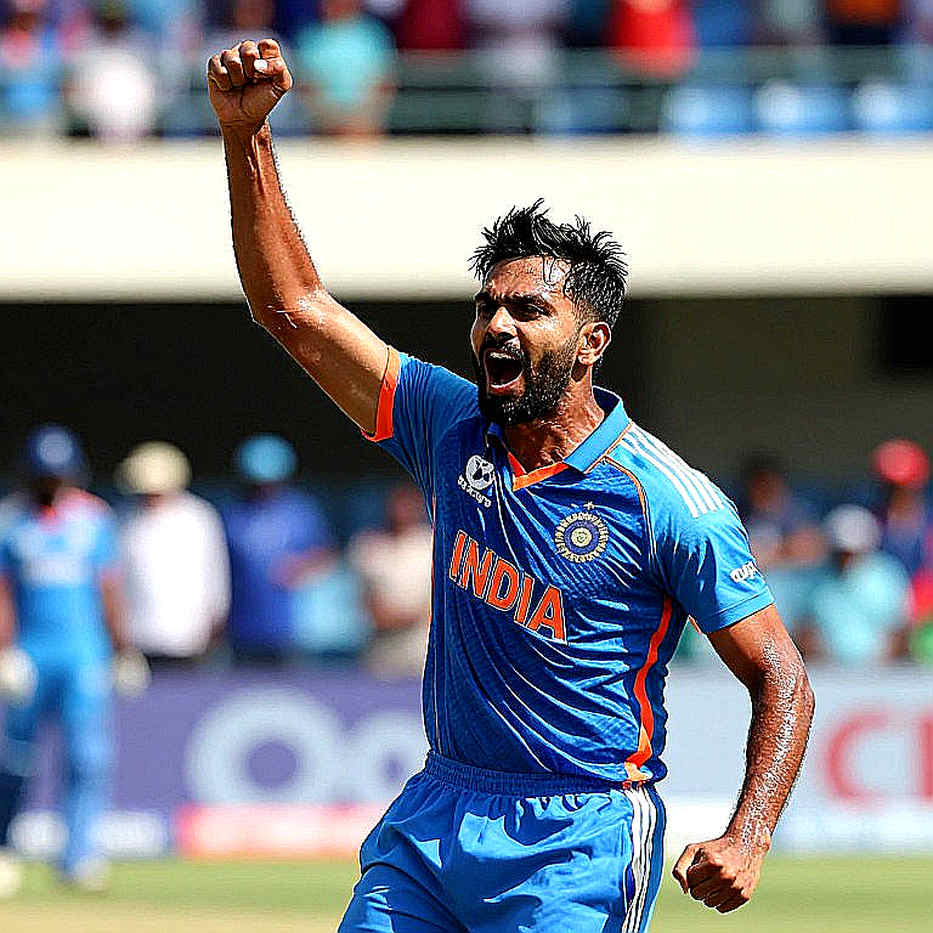 চেন্নাইয়ের টিকিট আর রউফের গুজব: বিগ ব্যাশ-১৬ যেভাবে নিজের সীমানা ভাঙছে চেন্নাইয়ের টিকিট আর রউফের গুজব: বিগ ব্যাশ-১৬ যেভাবে নিজের সীমানা ভাঙছে