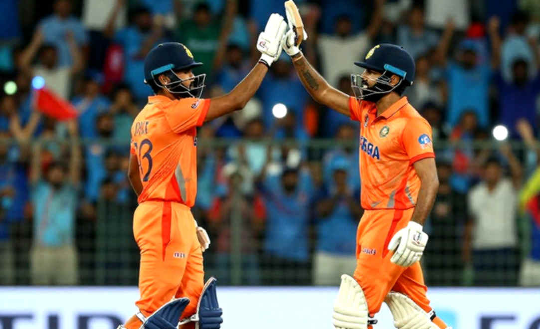 ত্রয়োদশ ওভারের রেখা: বাংলাদেশের টি-টোয়েন্টি মধ্যপর্বের নীরব হিসাব ত্রয়োদশ ওভারের রেখা: বাংলাদেশের টি-টোয়েন্টি মধ্যপর্বের নীরব হিসাব